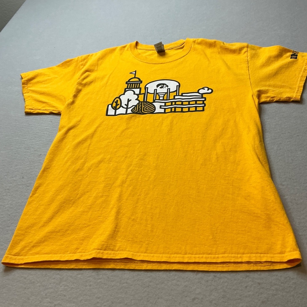 Gildan Iowa Hawkeyes Campus Graphic T-Shirt Yellow‎ Large Casual College Tee